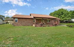 105 E Minnie Ave, Monterey, TN 38574