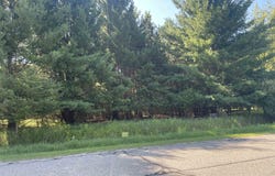 97 SALISBURY Drive, Gladwin, MI 48624