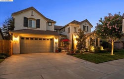 653 Bouma LN, Ripon, CA 95366