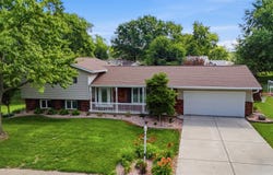 208 BARBARA Parkway, Washington, IL 61571