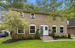 120 E Summerset Lane, Buffalo, NY 14228