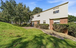 8458 Coventry Dr, McCandless, PA 15101