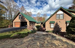 2161 Knob Dr, Slatyfork, WV 26291