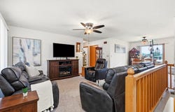 6 HACKETT Drive, OAKLAND, IA 51560