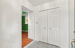 10513 Eagle Pines Ln, Louisville, KY 40223