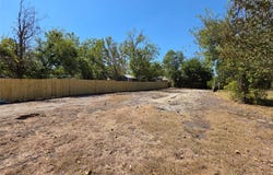 112 2nd Ave, Taylor, TX 76574