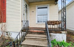 1205 E Muir Avenue, Hazel Park, MI 48030