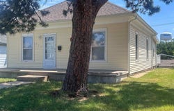 512 N Pine St, Pratt, KS 67124