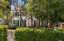 820 5th Ave, Los Angeles, CA 90005
