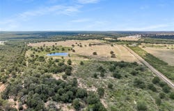 5637 Jeddo Rd, Waelder, TX 78959