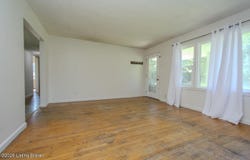 413 Ecchappe Ln, Louisville, KY 40118