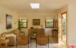 655 Angelus Pl, Venice, CA 90291