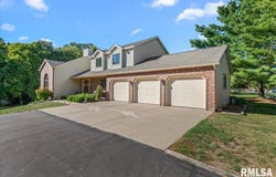 667 Covered Bridge Road, Glenarm, IL 62536