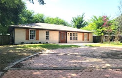 103 W Cayuga Drive, Athens, TX 75751