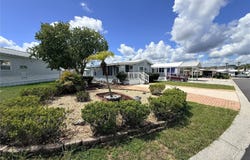 427 CENTER CREST Boulevard, DAVENPORT, FL 33837