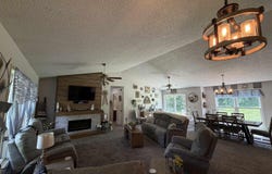 1200 E Maple Street, Centerville, IA 52544