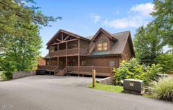 326 Alpine Mountain Way, Pigeon Forge, TN 37863