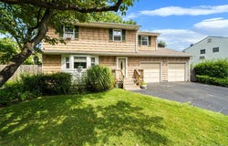 10 Foothill Lane, Smithtown, NY 11787