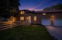 410 6th Ave, WestAmana, IA 52203