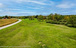 005 S Skyline Drive, Perrinton, MI 48871