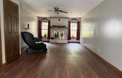 727 Lake Dr, Marshall, MO 65340