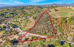 3770 Peony Dr, Fallbrook, CA 92028