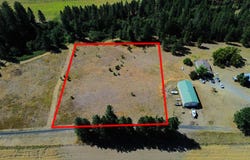 5677 Riverview Ln, Deer Park, WA 99006