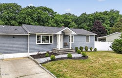 40 Woodside Drive, Howell, NJ 07731