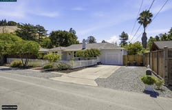 8 Lander Dr, Martinez, CA 94553