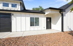 474 E Harper St, Valley Center, KS 67147-8948