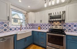 2 Hill St, Amesbury, MA 01913