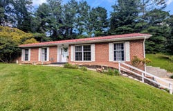 633 Parkway Lane, Floyd, VA 24091