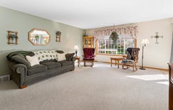2131 DEER PRAIRIE Drive, NEENAH, WI 54956
