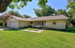 902 Dunman Dr, Georgetown, TX 78628