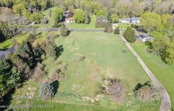 Upton Road, Bath, MI 48808