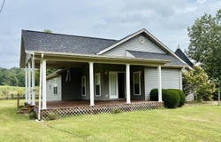 367 Banks Branch Road, Campton, KY 41301