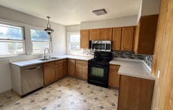 1024 N River Ave, Glendive, MT 59330
