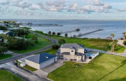 102 Smith Cove Road, Rockport, TX 78382