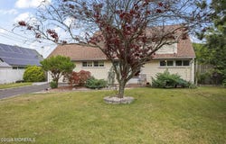 4 Farmbrook Drive, Old Bridge, NJ 08857