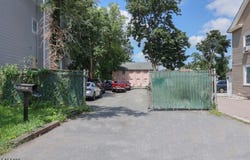 319 E 2Nd St, Plainfield City, NJ 07060-1309