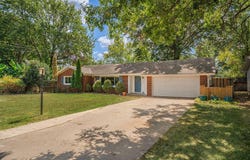 2134 E Crestview Street, Springfield, MO 65804