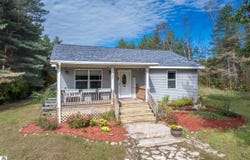 3261 E County Line Road, Kingsley, MI 49649