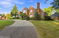 6914 Bridgepointe Blvd, Prospect, KY 40059