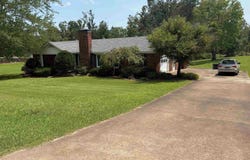 135 POPLAR St, Savannah, TN 38372