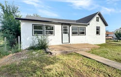 504 N 6th Ave, Sterling, CO 80751
