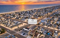 84 Grand Central Avenue, Lavallette, NJ 08735