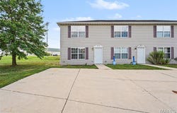1055 Arlington Way, Warrenton, MO 63383