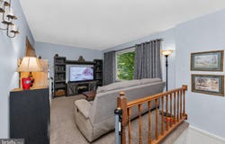 913 SEMINARY Street, PENNSBURG, PA 18073