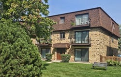 9709 Bianco Terrace, Des Plaines, IL 60016