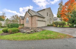 532 Covington Lane, Chagrin Falls, OH 44023